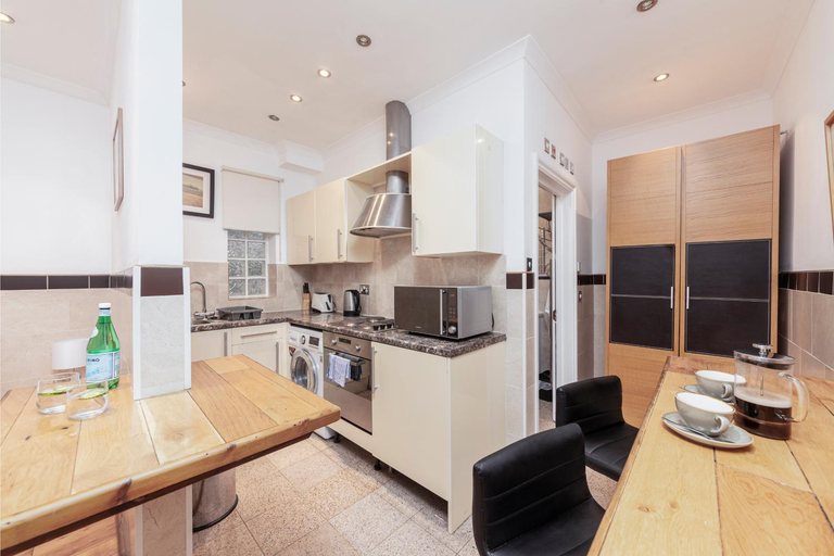 Kitchen 4, Argyle Apart Hotel, London