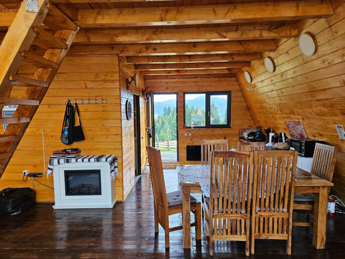 Others 5, Cabana Corbilor The Raven's Hut, Cozanesti