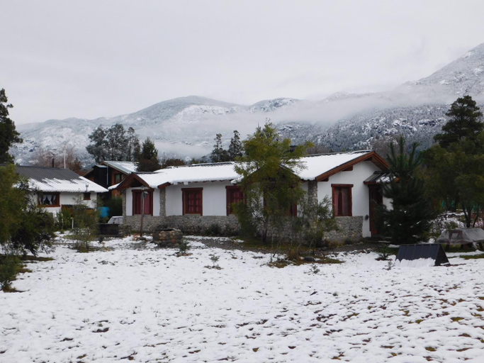 Others 4, Cabanas Aldea de Montana, Cushamen