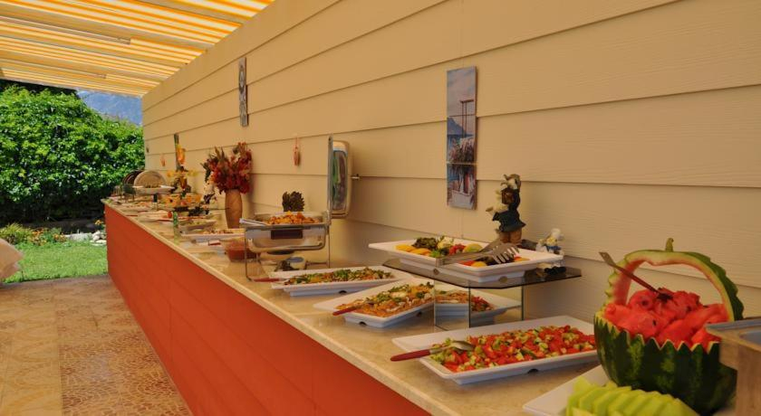 Food & Drinks, MG Moms Hotel, Kemer