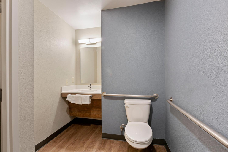 Bathroom 4, Extended Stay America Premier Suites - Union City - Dyer St., Alameda