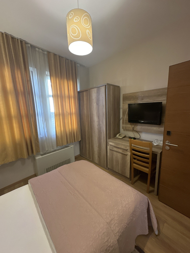 Bedroom 2, Hotel Prizreni, Prizren