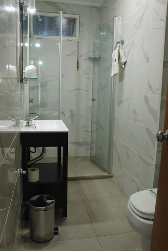 Bathroom 2, HL Hotel, General Roca