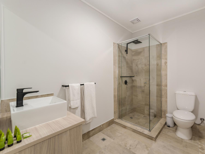Bathroom 7