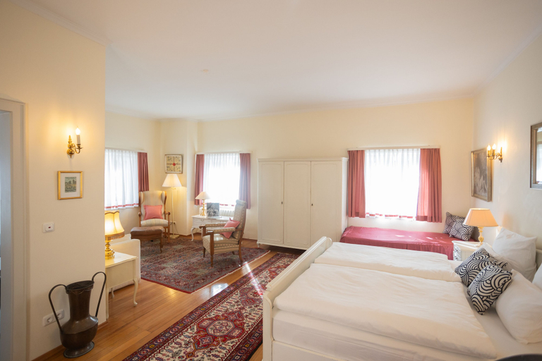 Bedroom 2, Gästehaus Englischer Garten, München