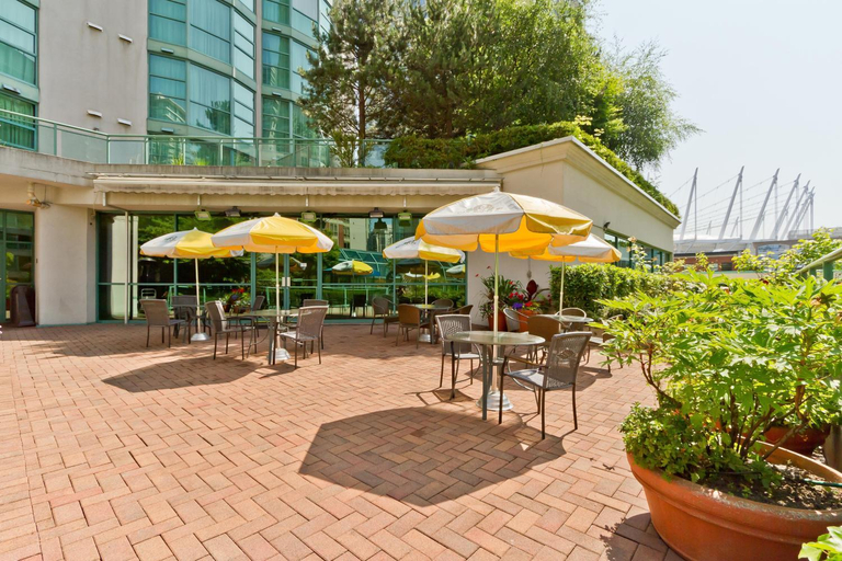 Food & Drinks 5, Rosedale On Robson Suite Hotel, Greater Vancouver