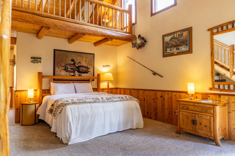 Bedroom 2, The Lindsay Lodge & Restaurant, Jackson