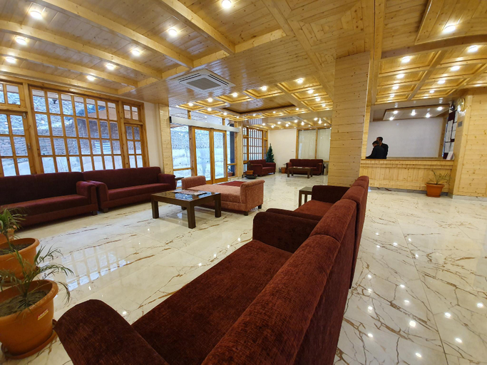Public Area, Gezellig Inn - Vardhan Hills, Kullu