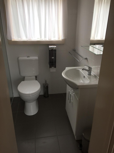 Bathroom 3, Blue Lake Motel, Mount Gambier