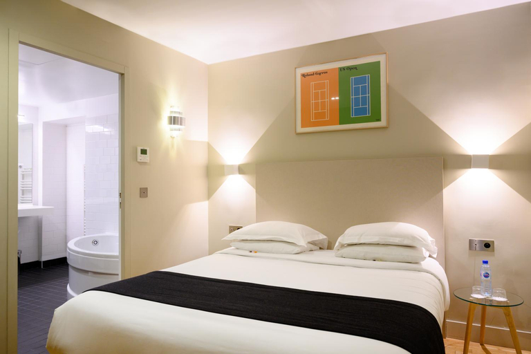 Bedroom 2, Suites & Hotel Helzear Etoile, Paris