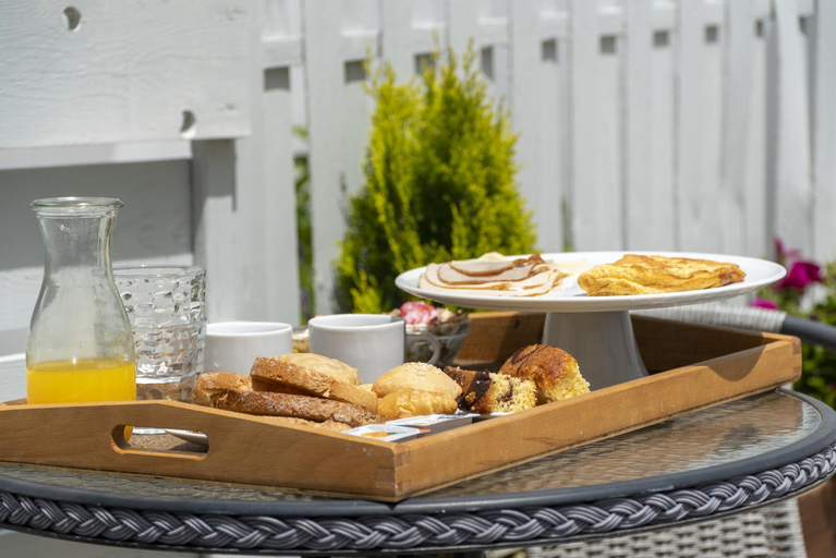 Food & Drinks 5, Porto Naoussa, South Aegean