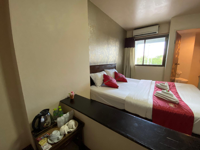 Bedroom 12