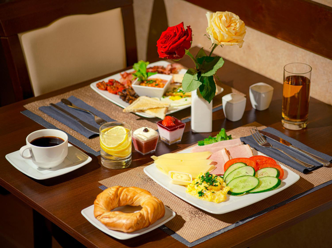 Food & Drinks 5, Hotel Santi, Kraków City