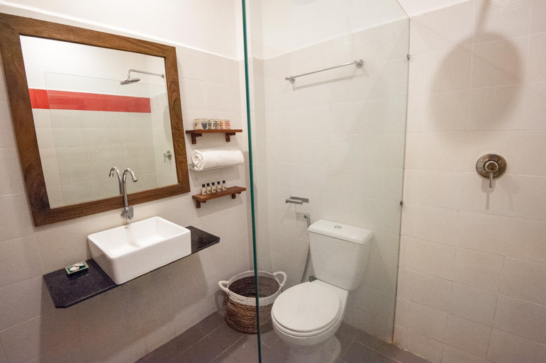 Bathroom 14