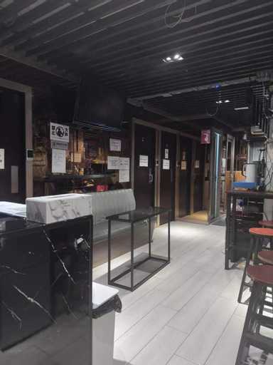 Restaurant 12