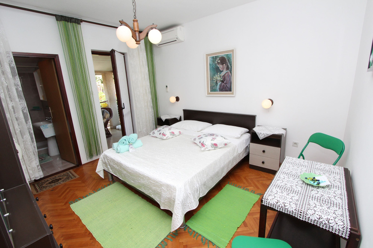 Bedroom 2, Rooms and Apartment Pina, Rovinj