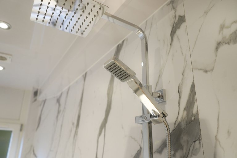 Bathroom 3, Novana ApartHotel, Glasgow