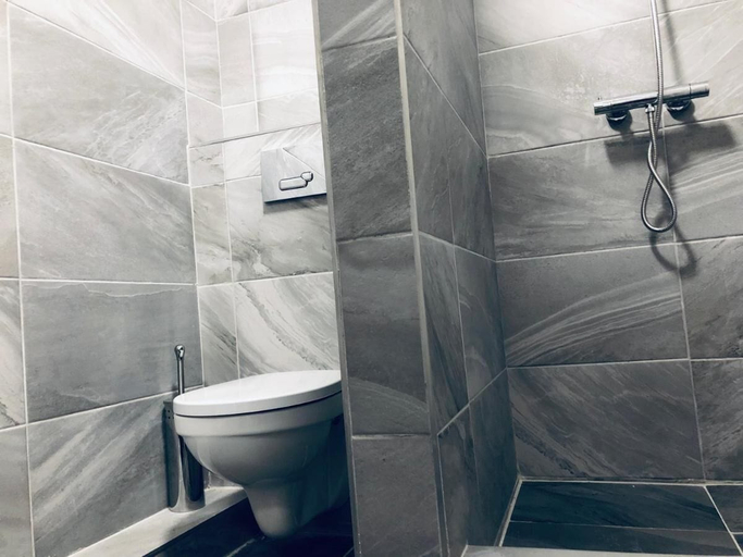 Bathroom 3, Végvári Hotel Eger, Eger