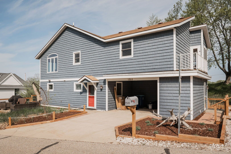 Exterior & Views 2, 4BDR Blue Haven Cottage Grand Haven 150, Ottawa