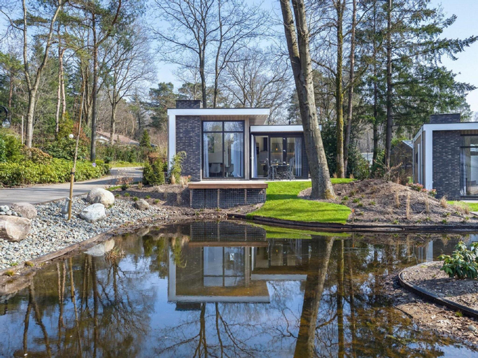Modern chalet with a terrace near the Veluwe, Apeldoorn