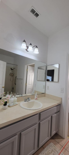 Bathroom 2, Cheerful 4bed 3bath with pool home near Disney, Osceola