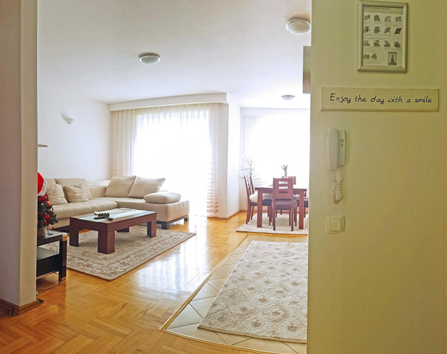3, Apartment 31, Priština