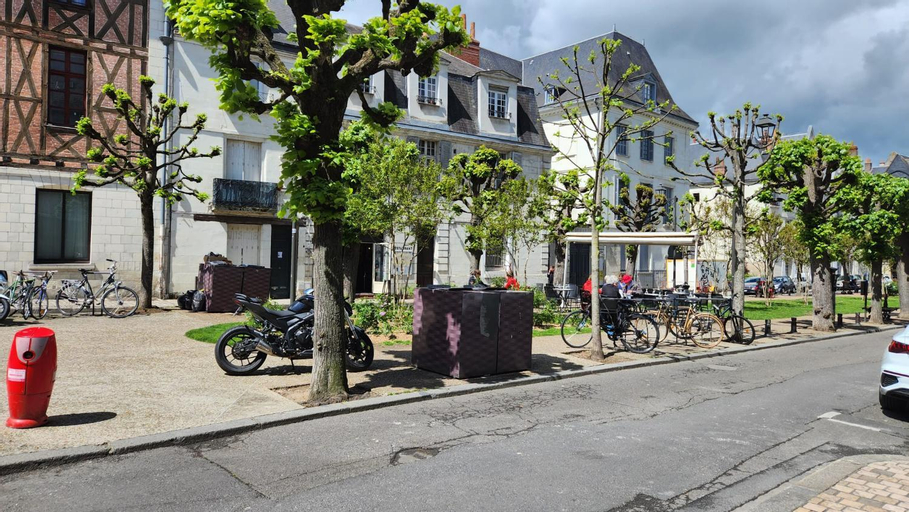 Exterior & Views 1, "Colbert Triplex" 3 chambres - Balcon - Patio - Cathedrale, Indre-et-Loire