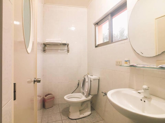 Bathroom 3, Wind Island, Penghu
