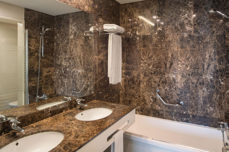 Bathroom 4, Arrecife Gran Hotel And Spa, Las Palmas