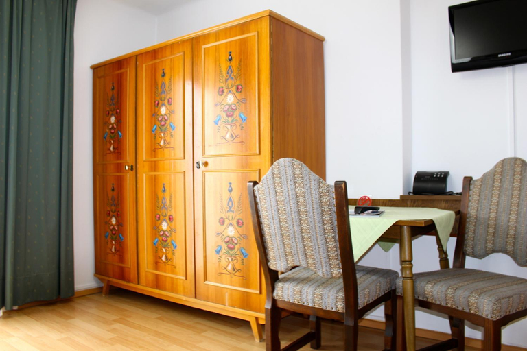 Bedroom, Gasthof Olberg, Innsbruck