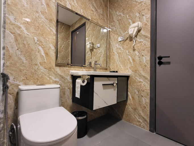 Bathroom 3, Blue Hotel & Resort, Porac