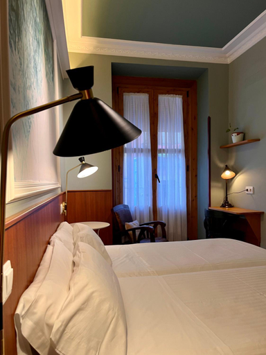Bedroom 4, Hostal La Vera, Madrid
