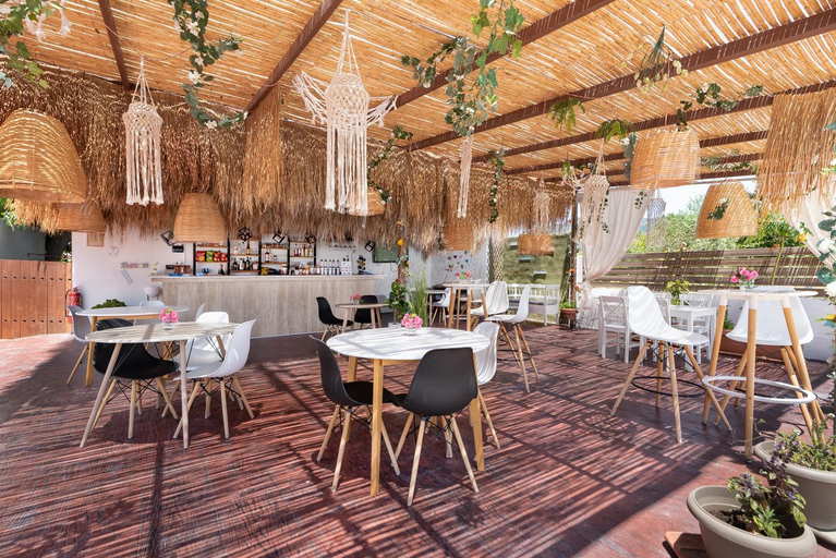Food & Drinks 5, Christina Dream Village, South Aegean