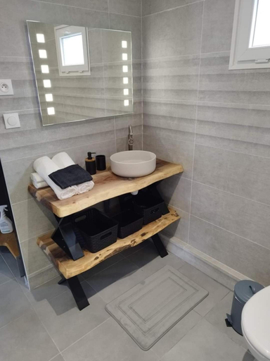 Bathroom, AJC O Spa, Nord