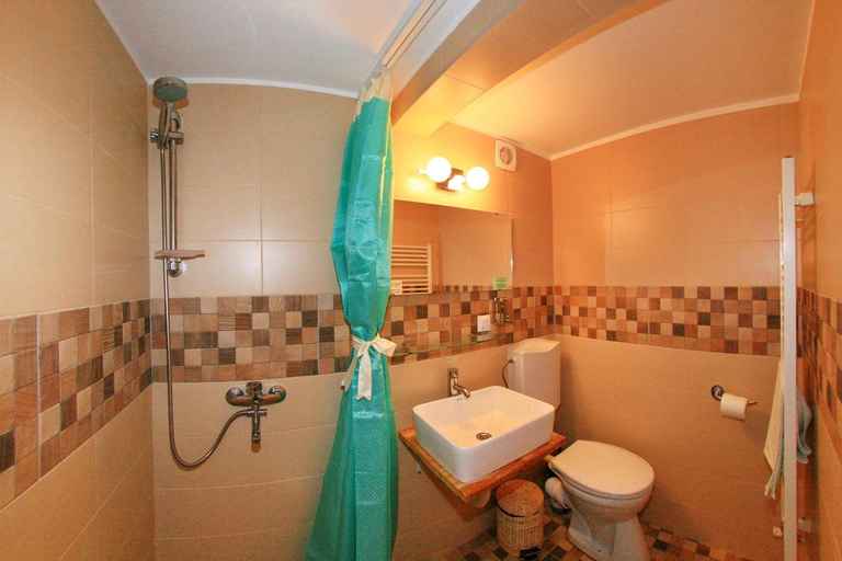 Bathroom, Retro Hostel, Cluj-napoca