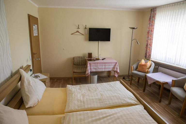 Bedroom 2, Landhotel Weinrich, Kassel