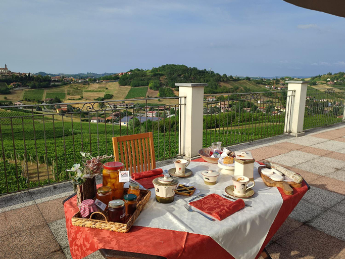 Others 4, AGRITURISMO CINQUE CAMINI, Asti