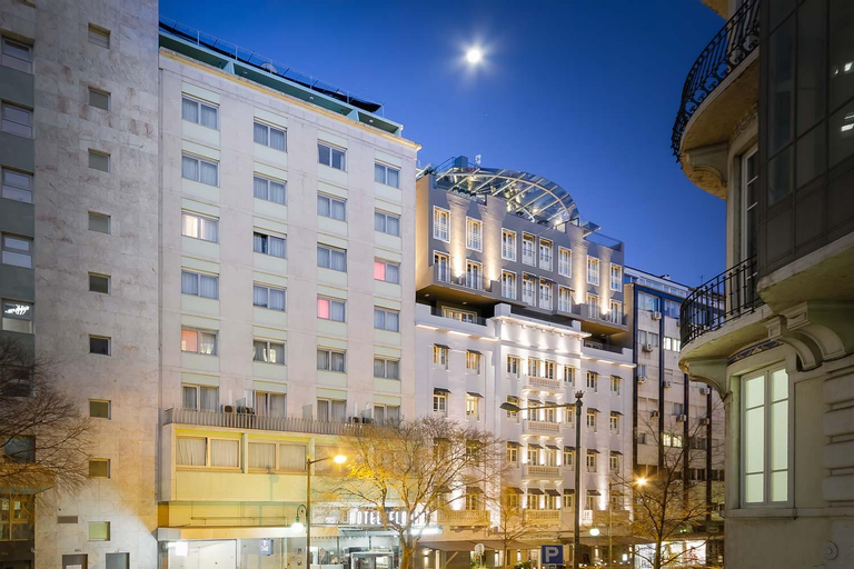 Exterior & Views 29