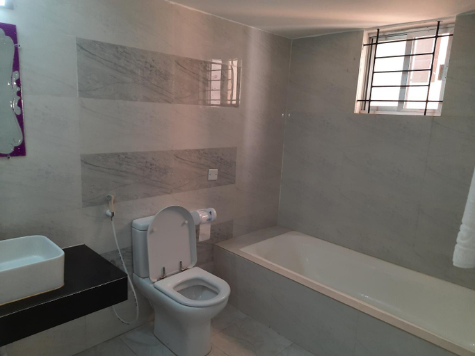 Bathroom 3, Garden Residents Uttara - Lake View, Dhaka