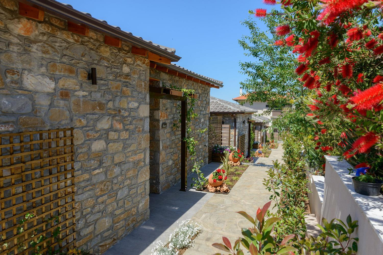 Others 4, La Terra Petra, East Macedonia and Thrace
