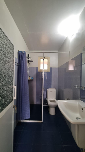Bathroom 3, Family Tides Guest, Negombo