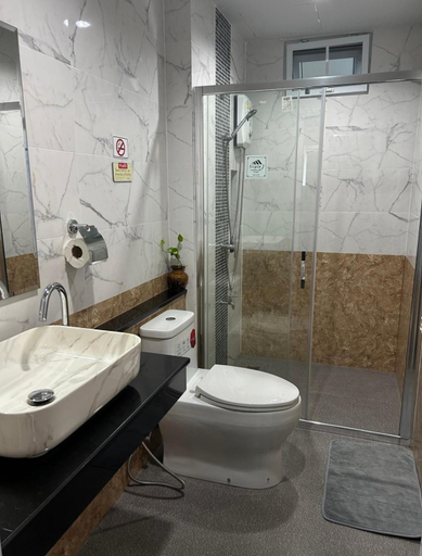 Bathroom 3, Triple J Hometel, Phuket Island