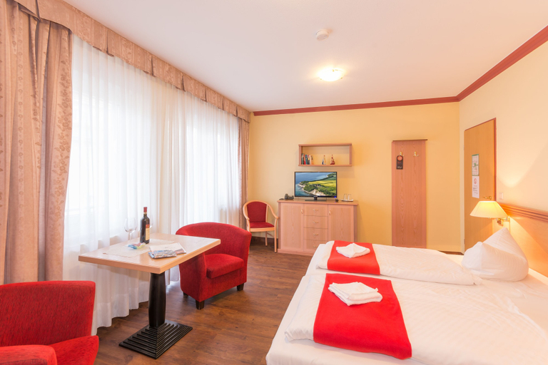 Bedroom 4, Aparthotel Rialto & Hotel Esplanade, Vorpommern-Rügen