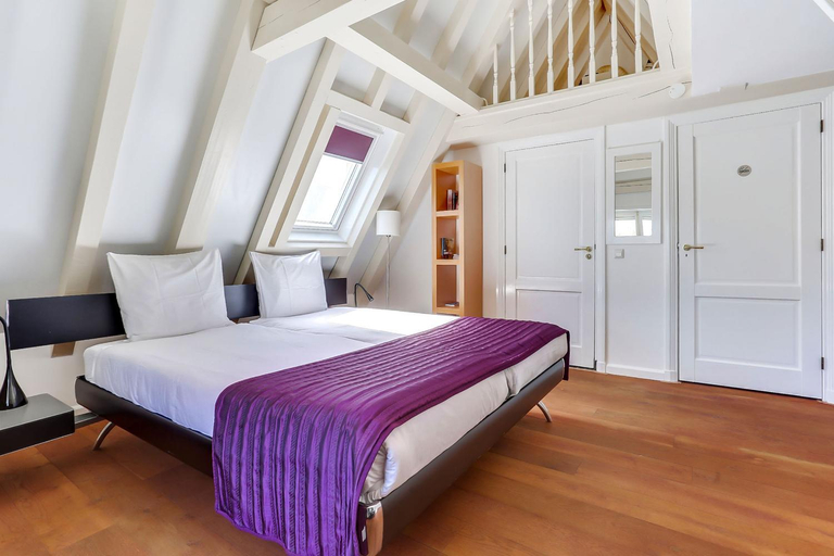 Bedroom 2, City-centre, Canal-house, luxurious , stylish bedroom, ensuite bathroom, Amsterdam