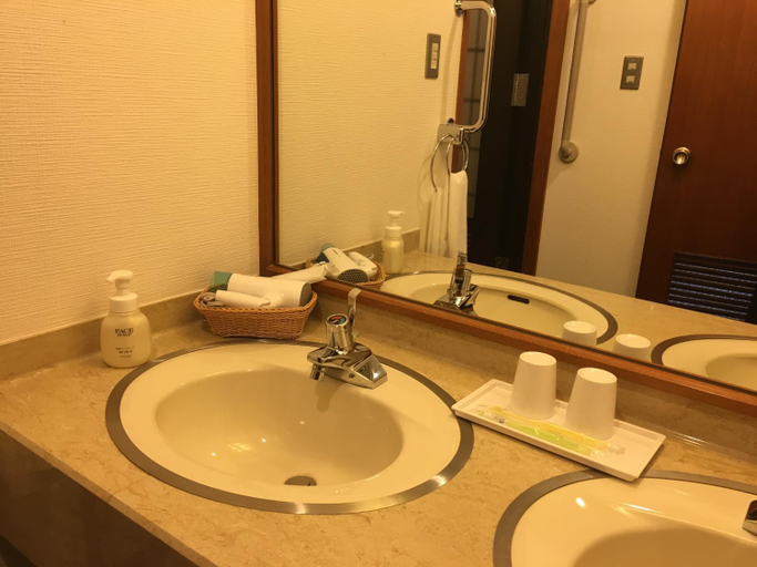 Bathroom 3, KKR Hotel Nagoya, Nagoya