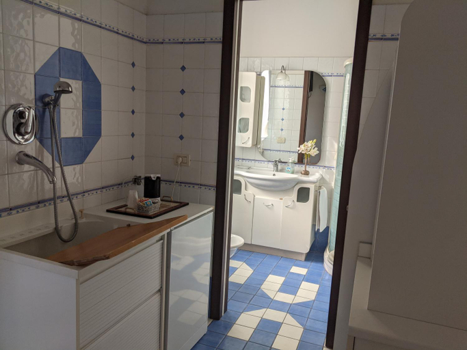 Bathroom 2, D'Elite Room & Breakfast, Ferrara
