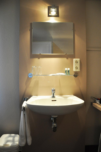 Bathroom 3, Hotel Het Anker, Heythuysen