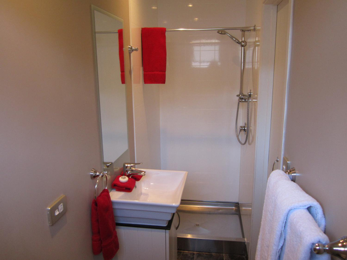 Bathroom 4, Chalet Queenstown, Queenstown-Lakes