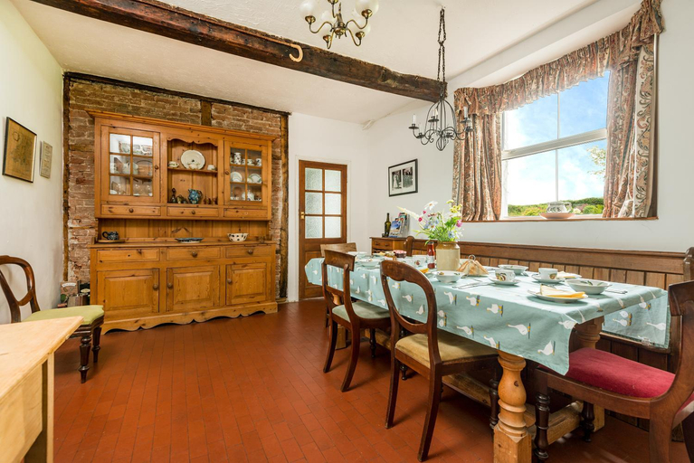 Others 4, Kidwelly Farmhouse B&B, Carmarthenshire