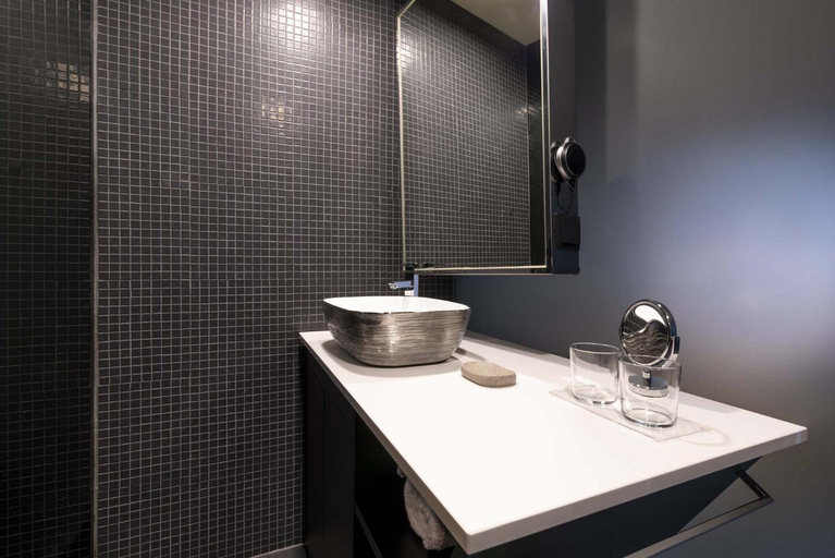 Bathroom 3, 9HOTEL MERCY, Lisbon